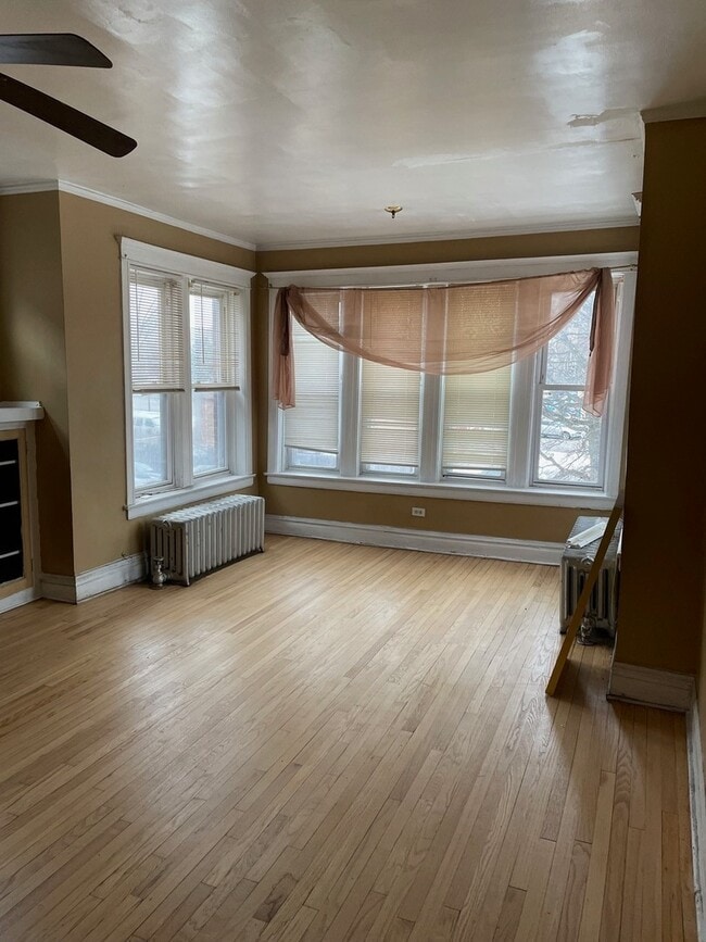 Building Photo - 7521 S Yale Ave