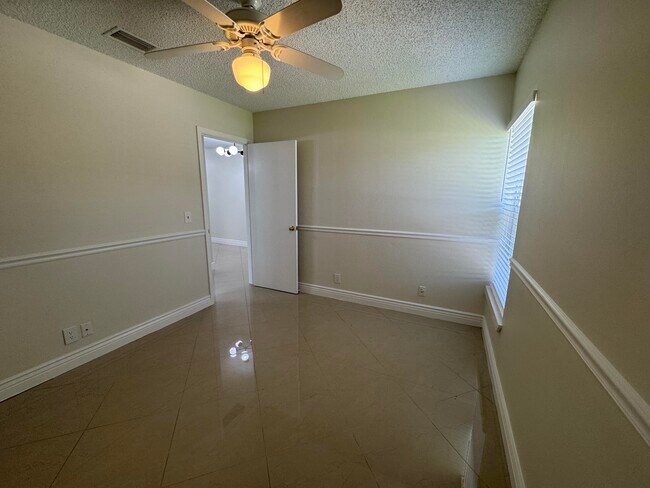 Building Photo - 20844 Concord Green Dr W