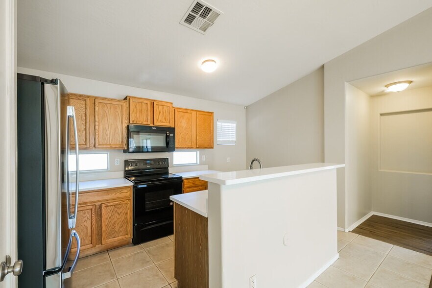 Building Photo - 11457 W Rio Vista Ln
