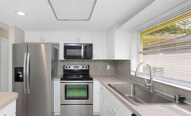 Building Photo - 105 Timberview Dr