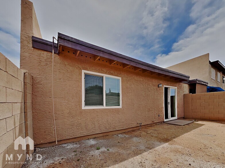 Building Photo - 20233 N 21st Dr