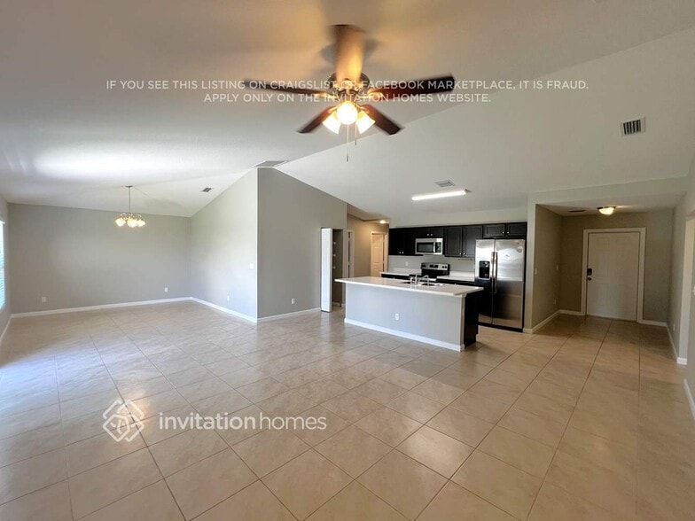 Building Photo - 2407 SE Melon Ct