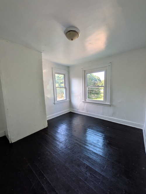 Building Photo - 1813 Converse St