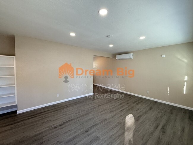 Building Photo - 1365 Stillman Ave