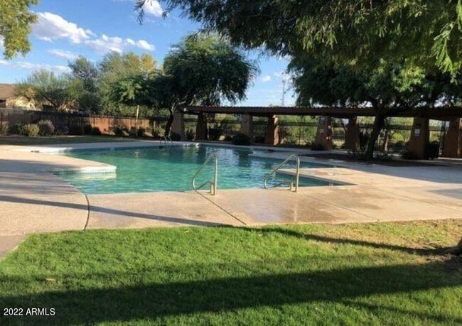 Building Photo - 11634 W Western Ave