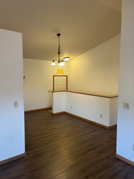 Building Photo - 3306 Champion Dr