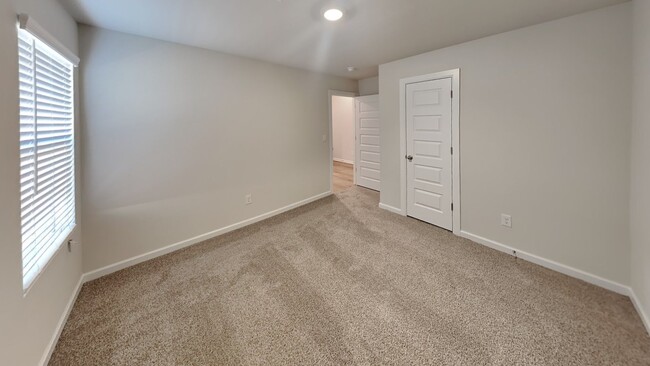 Building Photo - Brand New 4 Bedroom 2 Bath Home in Yukon S...