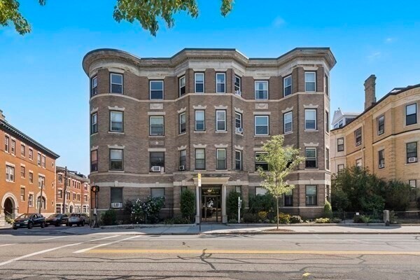 Building Photo - 471 Washington St
