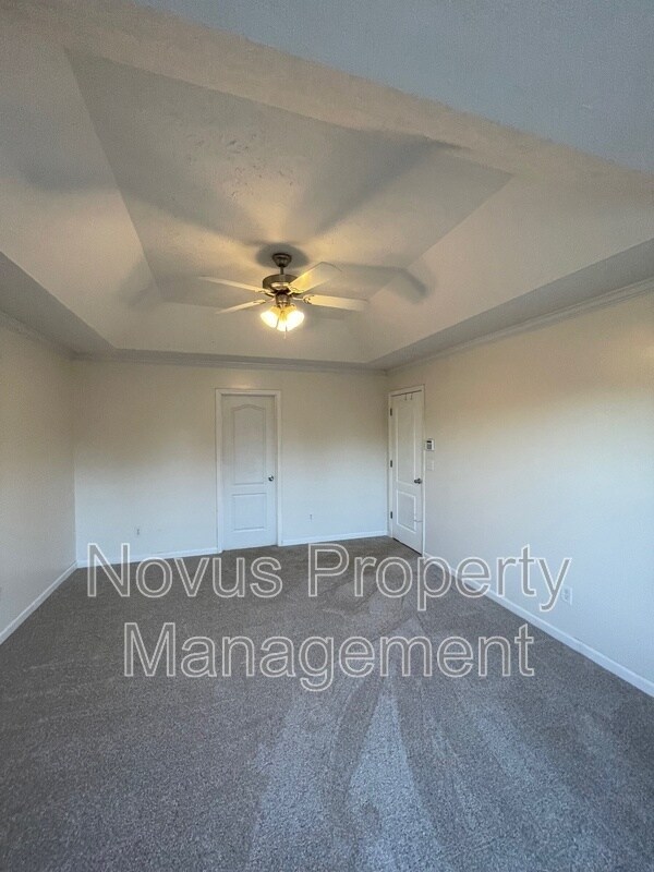 Building Photo - 721 Meadow Spring Dr