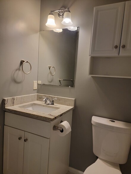 Building Photo - 13550 Deerwater Dr