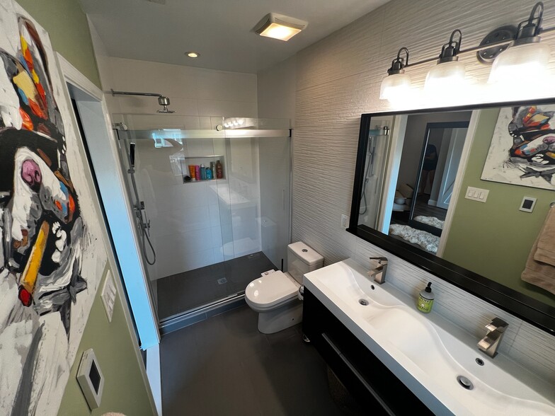 Primary Bathroom en-suite - 435 Ridge St NW