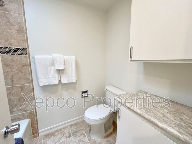 Building Photo - 76675 Sandpiper Dr