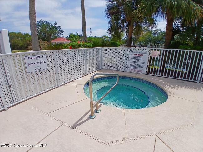 Building Photo - 820 Del Rio Way