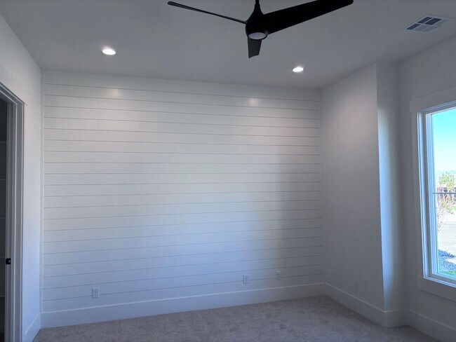 Building Photo - Beautiful 5 bed 4 bath home in Desert Canyon