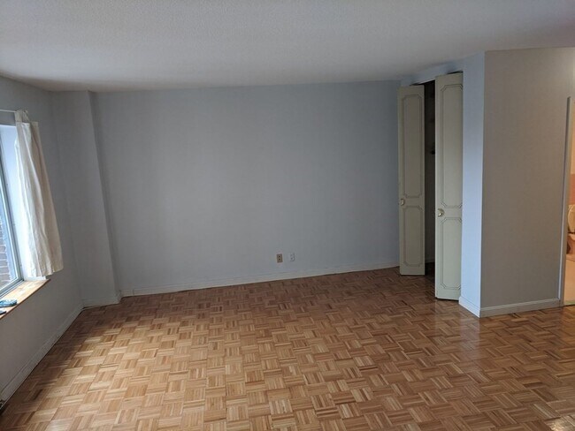 Building Photo - Bright and Spacious Brookline Studio