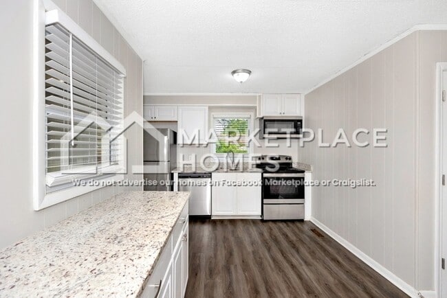 Building Photo - 104 Edinburgh Dr