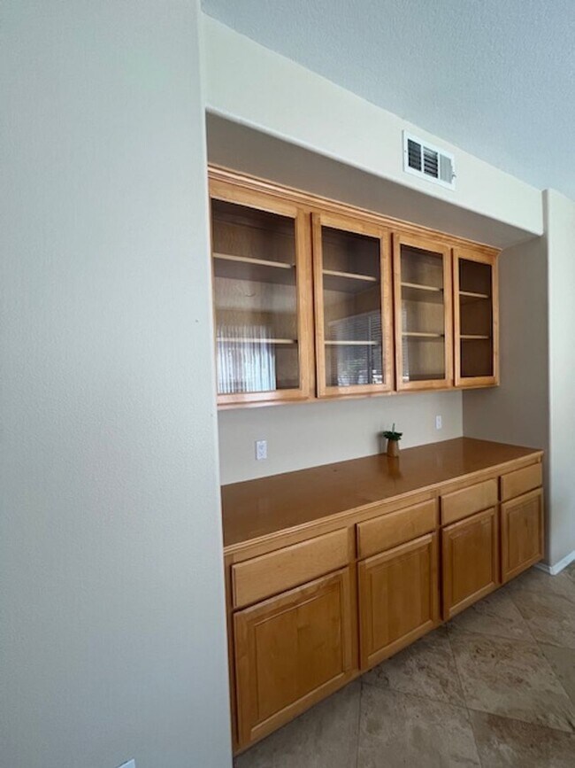 Building Photo - Beautiful Estate located in the Highly des...