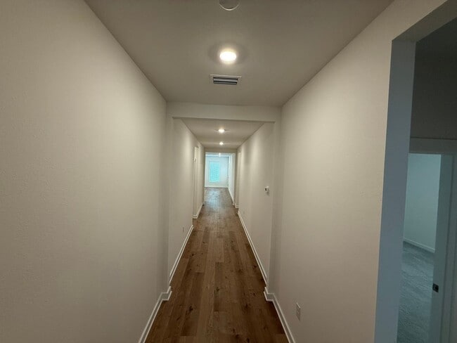 Building Photo - Free Wi-Fi for the first year! 4 Bed/2 Bat...