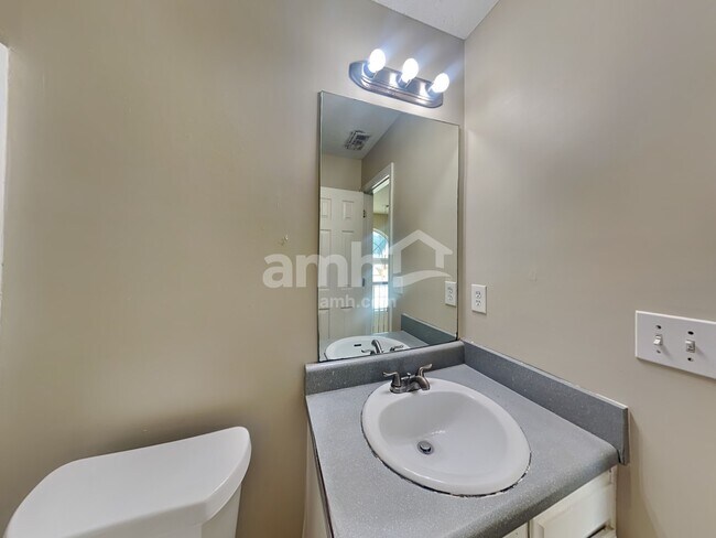 Building Photo - 4897 Bryant Dr