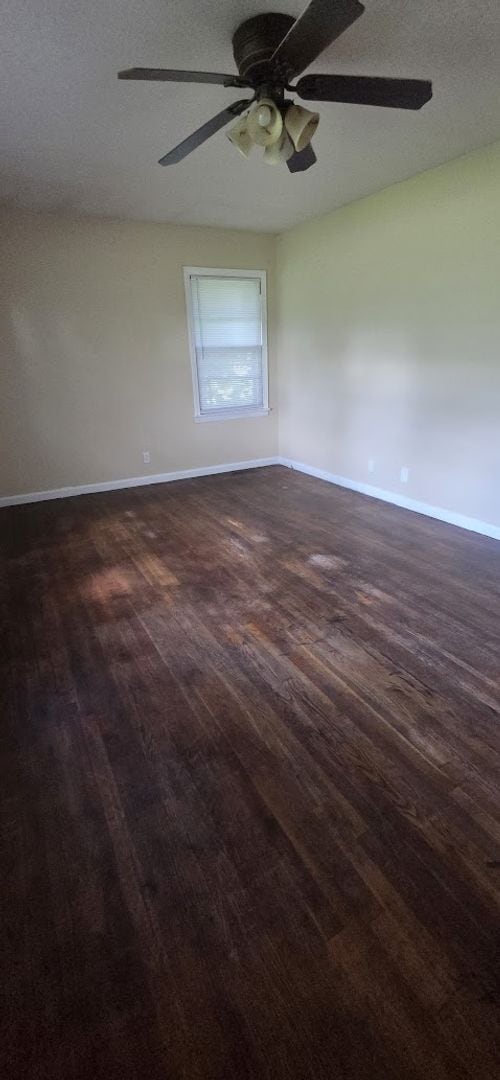 Building Photo - Three Bedroom, Two Bath