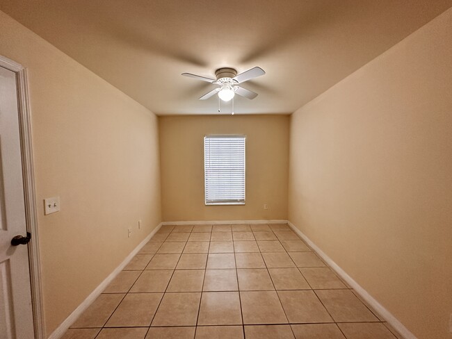 Building Photo - 626 SE 13th Ave