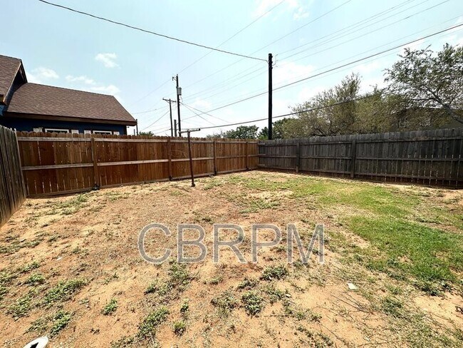 Building Photo - 320 N Flint Ave