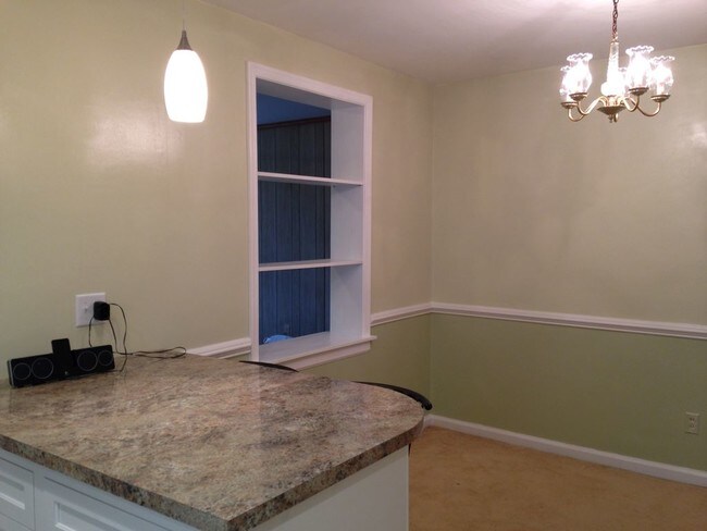 Building Photo - 4803 Bromley Ln