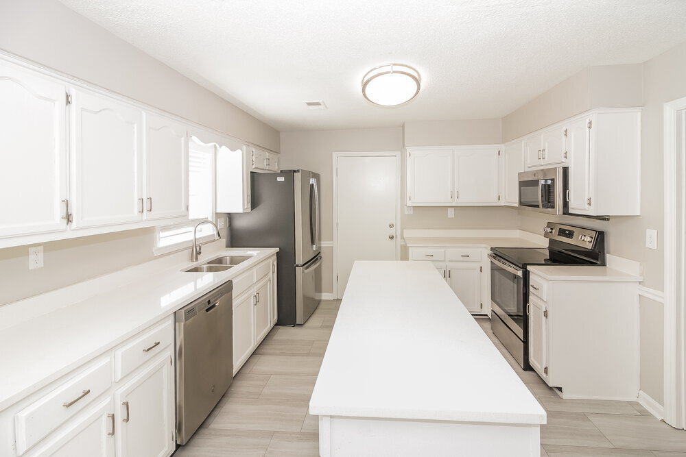 Building Photo - 8685 Rhonda Cir S
