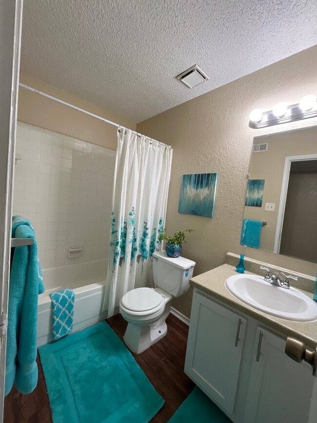 Building Photo - 4376 Hulen Cir E