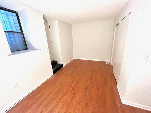Building Photo - 529 S 17th St