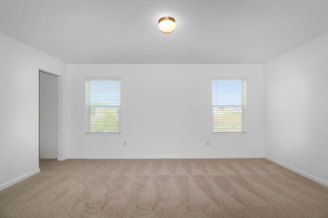 Building Photo - Spacious 4 bedroom in Belmont's Villages a...