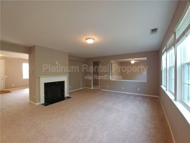 Building Photo - 6205 Park Leaf Walk