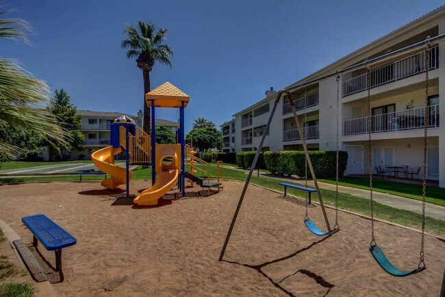 Building Photo - 1845 W Canyon View Dr