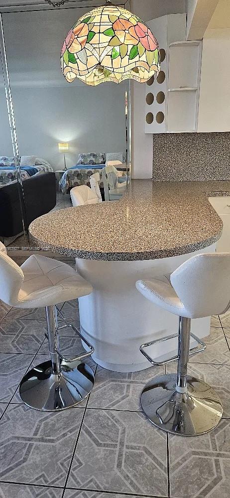 Building Photo - 100 Lincoln Rd