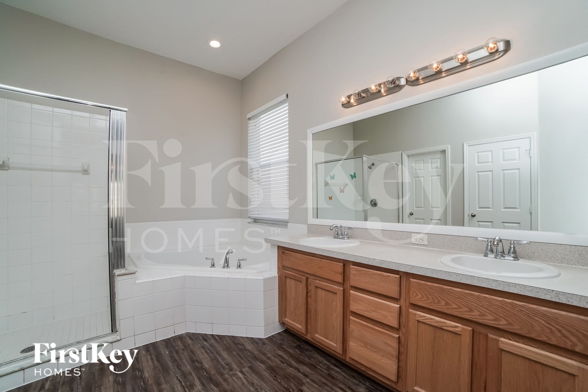 Building Photo - 2630 Sunningdale Dr