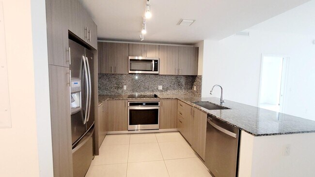 Building Photo - 5350 NW 84th Ave