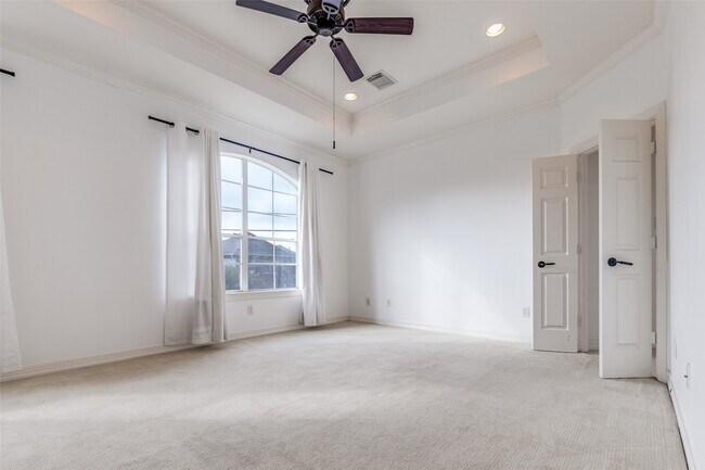 Building Photo - 5208 Blossom St