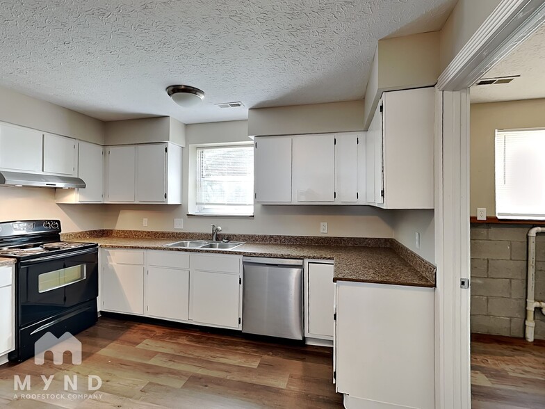 Building Photo - 181 Northwood Dr