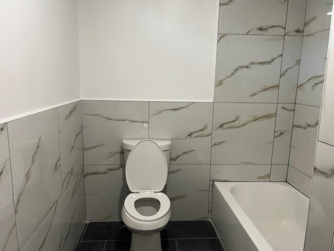 Building Photo - 222 W Patterson St