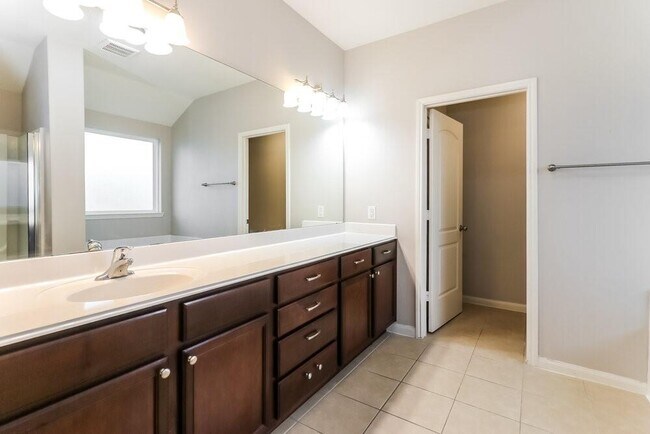Building Photo - 12074 Fairquarter Ln