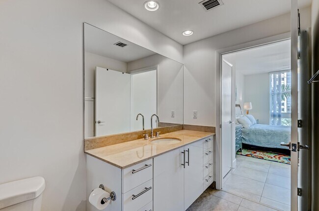 Building Photo - 550 Okeechobee Blvd