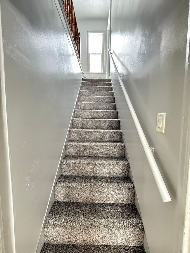 Building Photo - 107 Sager Rd