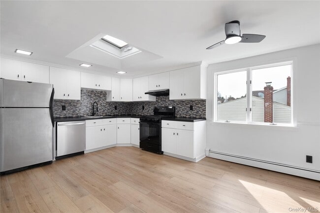 Building Photo - 45 Wolfle St