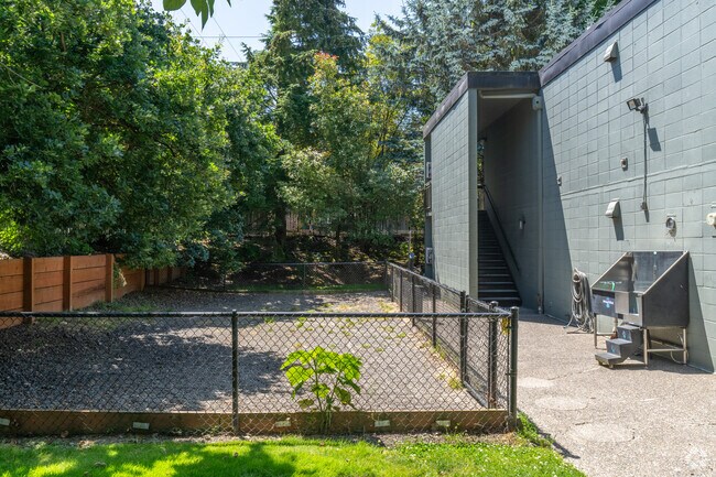 Dog Run - Milan Apartments