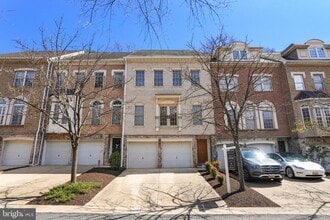 Building Photo - 12033 Treeline Way