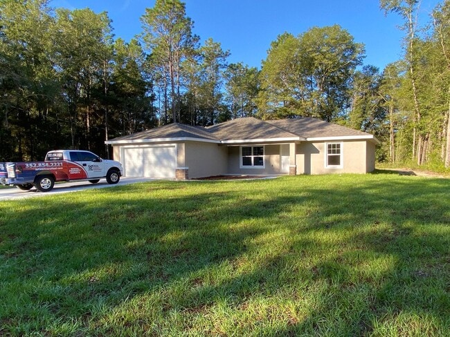 Building Photo - Custom Home - Desirable SW Dunnellon Neighborhood 3/2/2 **Won't Last**Available Soon!