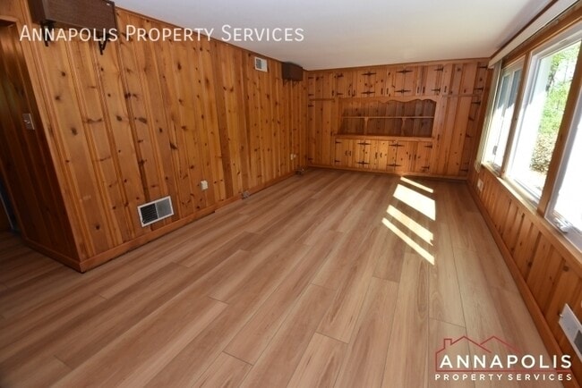 Building Photo - 804 Pin Oak Rd