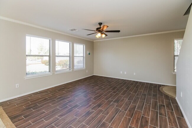 Building Photo - 2634 S Southwind Dr