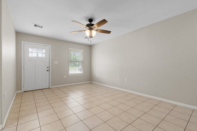 Building Photo - 119 S Bend Ct