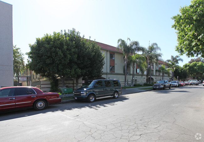 Exterior Photo - Village Grove